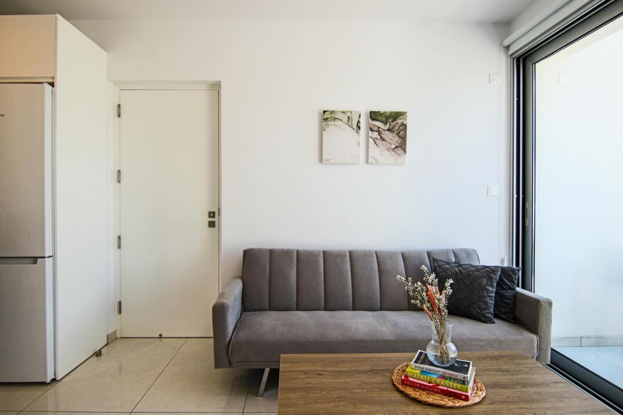 Phaedrus Living - Seaside Executive Flat Harbour 207 Apartment Paphos Bagian luar foto