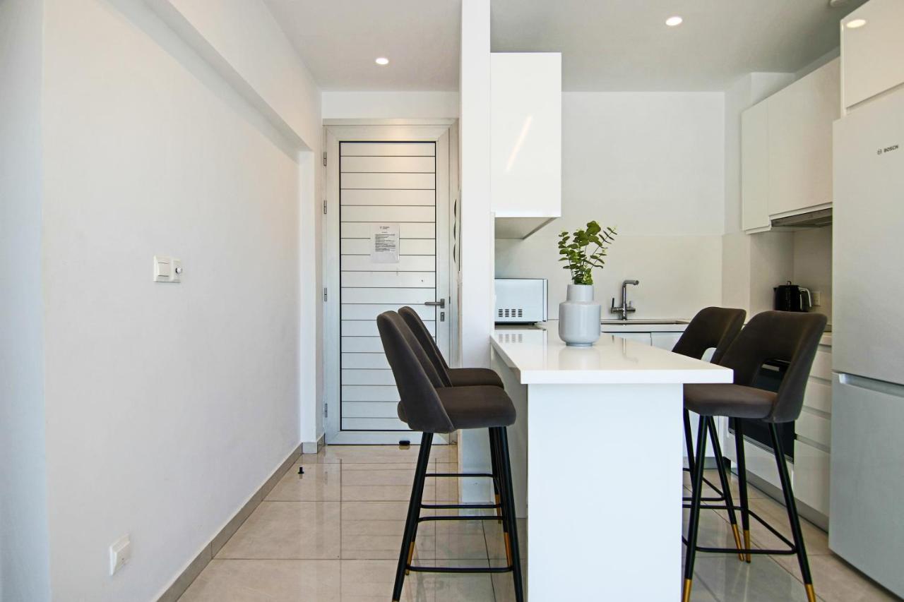 Phaedrus Living - Seaside Executive Flat Harbour 207 Apartment Paphos Bagian luar foto